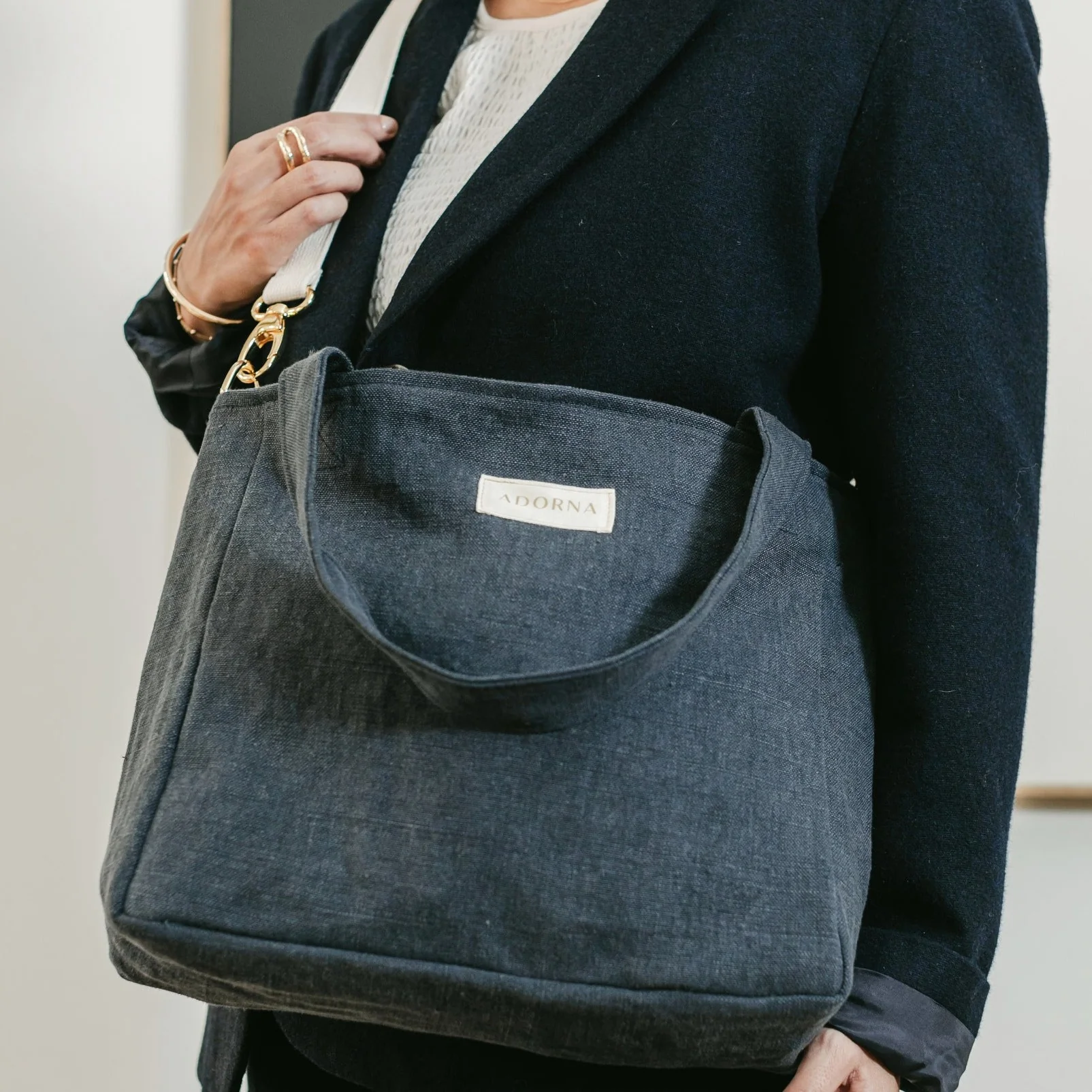 Romy, le cabas S zippé en lin – Image 5