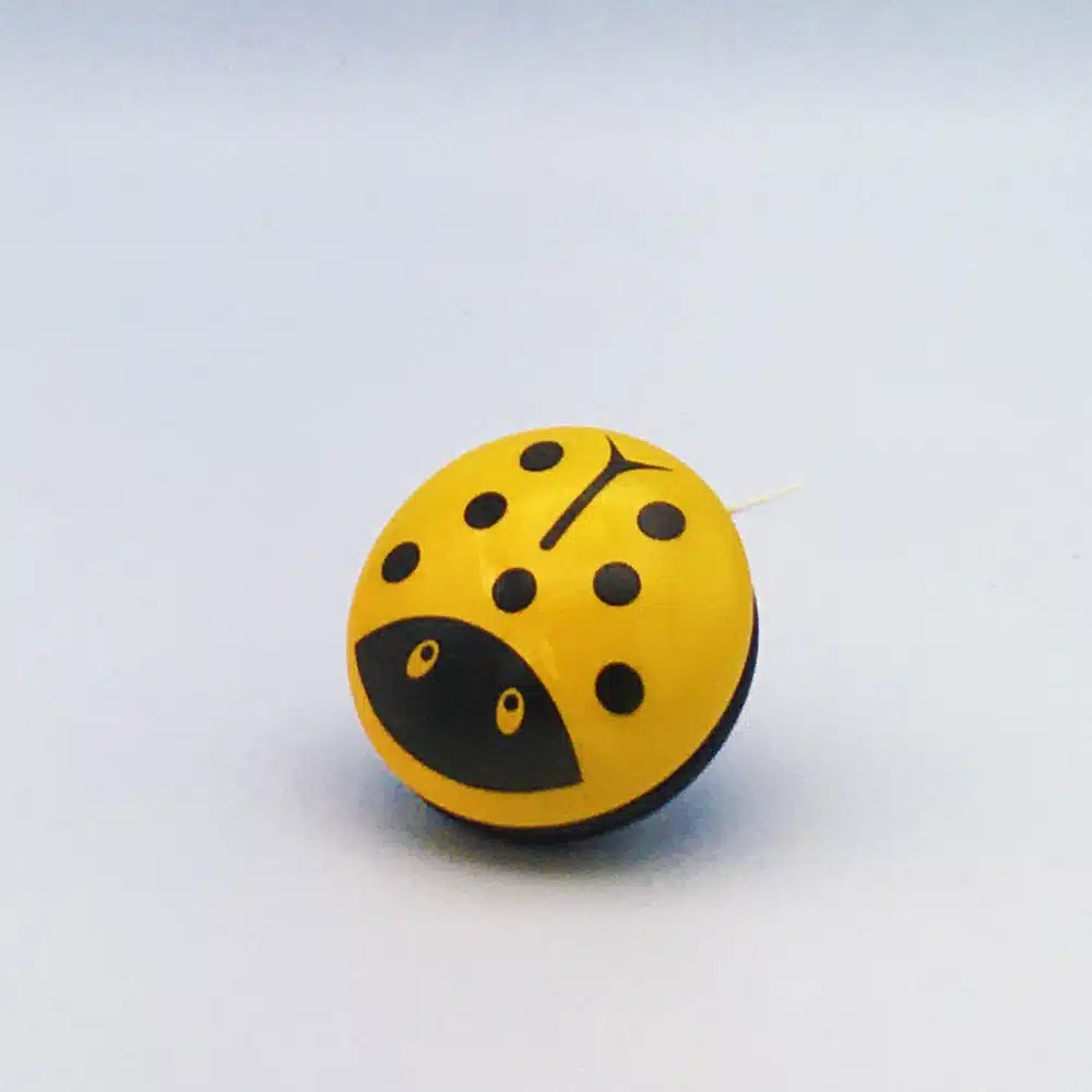 Yoyo en bois coccinelle – Artisans du Jura – Image 4
